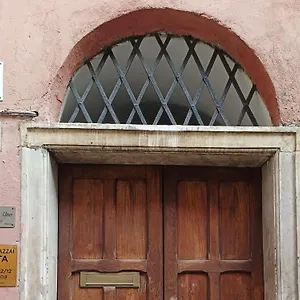 Lavagna Uno Couette-café Gênes